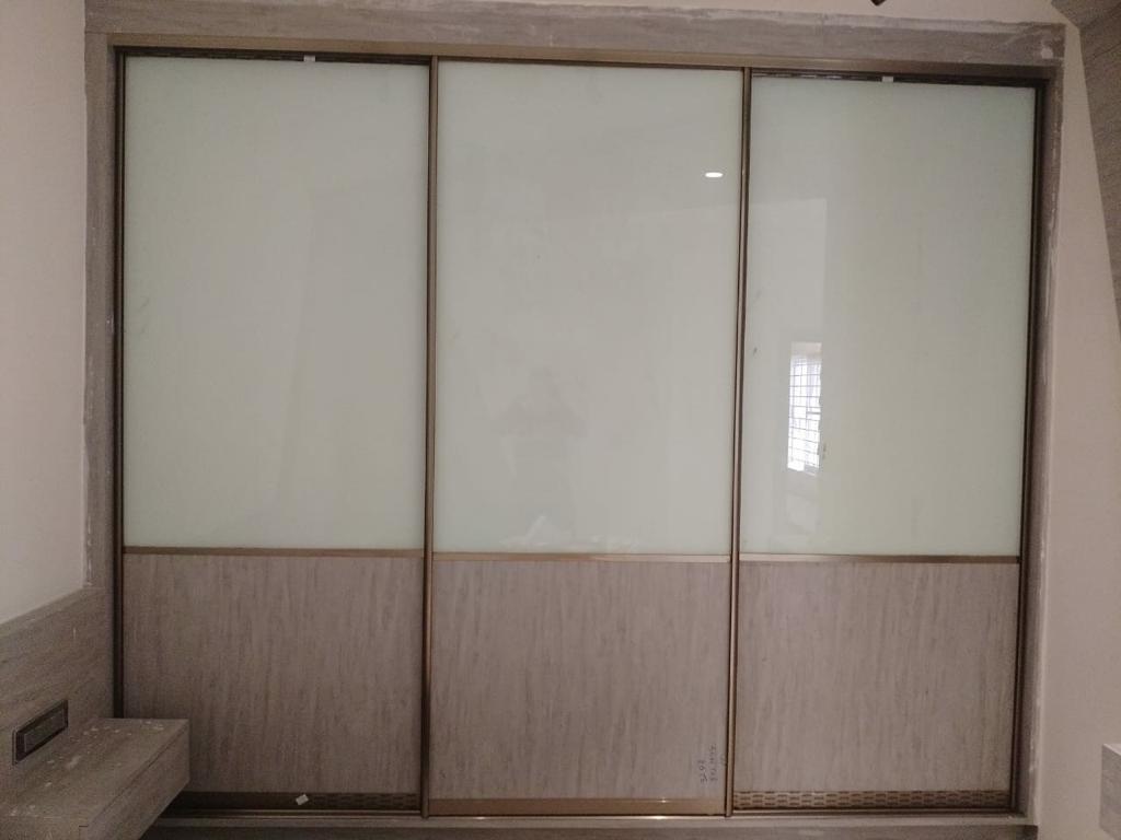 lowest-price-lacquer-glass-wardrobe-designs-in-gurgaon-gurugram-best-price-cheapest-price-glass-wardrobe-gurgaon-india